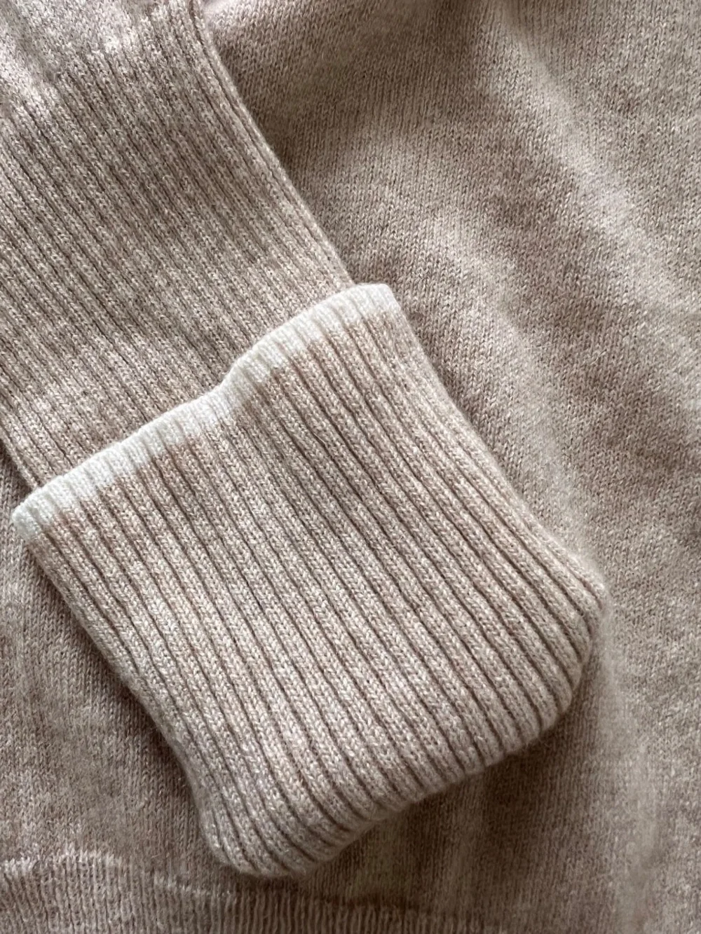 La Ligne Cashmere Sweater Beige Cream Stripe Crewneck Size M Soft Minimalist Coa - Picture 4 of 5